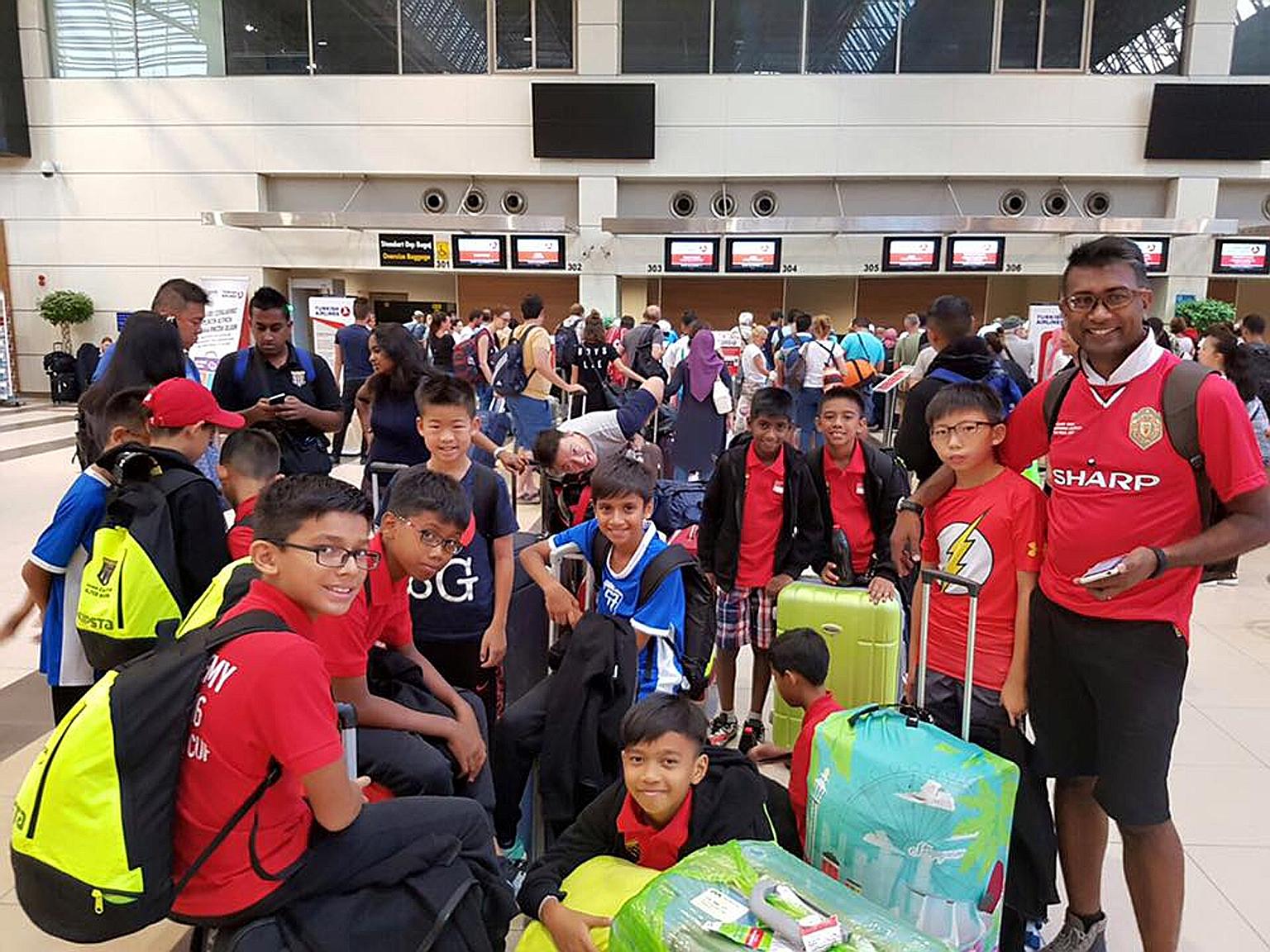 The F-17 Academy group at Antalya Airport yesterday. They are on their way to Sweden for the Gothia Cup.