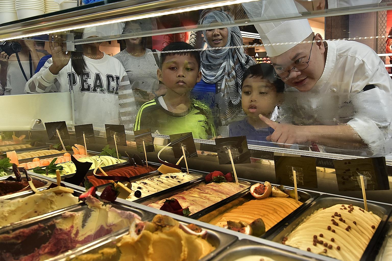 When it comes to fund-raising, Marina Bay Sands (MBS) has it licked. The hotel and shopping mall yesterday launched its second Scoops of Hope event, selling ice cream created by celebrity chefs in aid of The Straits Times School Pocket Money Fund. Al