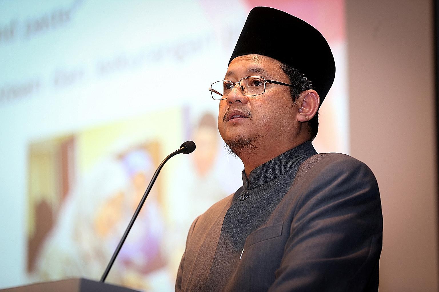 Dr Fatris says Muslims should not denounce other Muslims with different worldviews, they must reject views that they cannot interact with non-Muslim Singaporeans or that they cannot live as a Muslim in a multireligious state.
