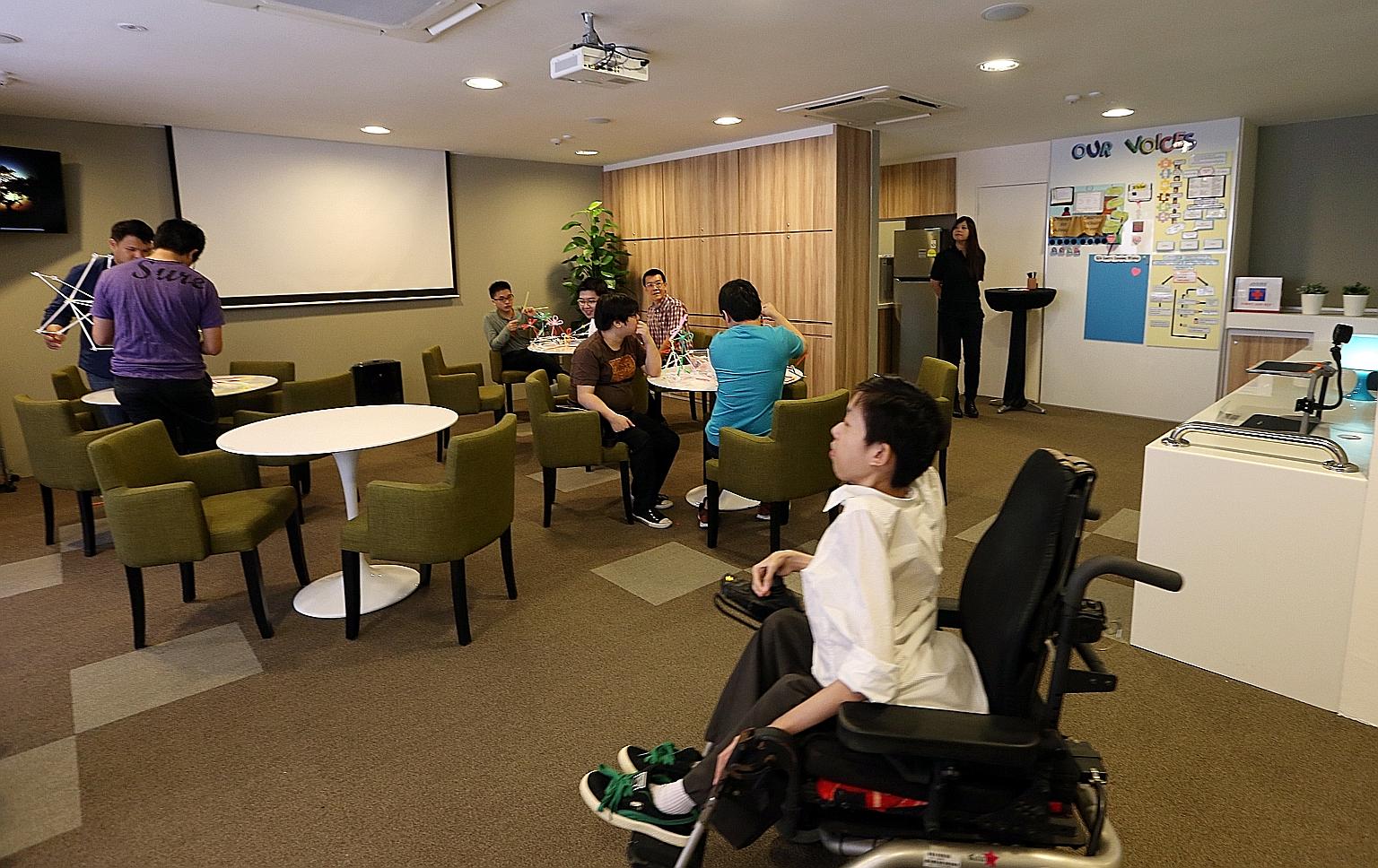 The Special Education Needs Centre at Singapore Polytechnic has a lounge area for special needs students to work on projects and socialise with one another. The centre also has a soundproof room with an expandable sofa bed where students with autism 