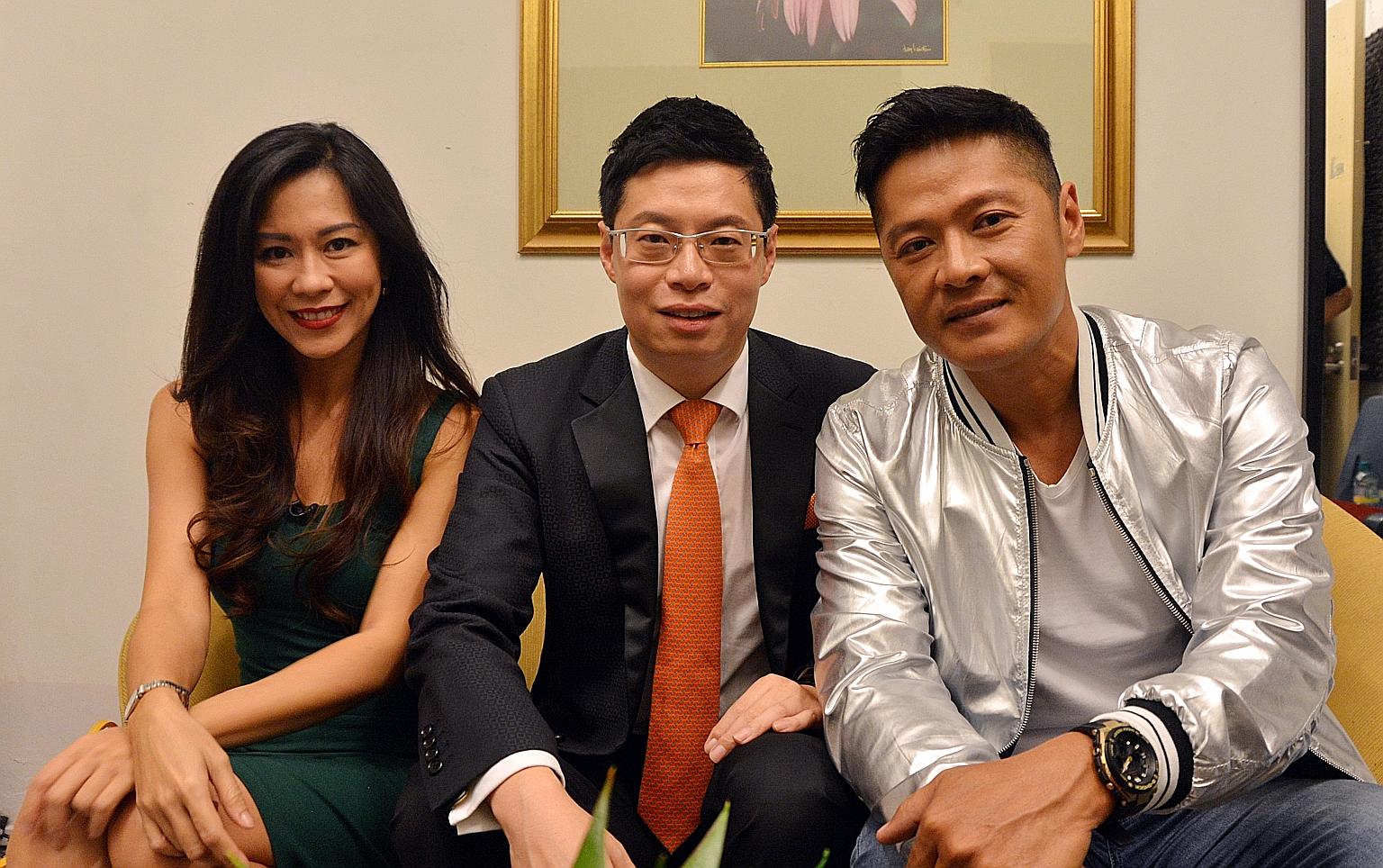 BrainStorm Singapore is hosted by Dr Ma Hong Man (centre) and Michelle Chia. The first episode features Li Nanxing.