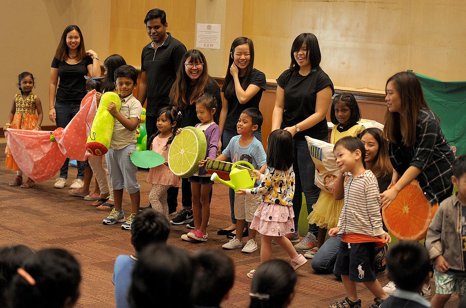 Kids in the Play programme with pre-school training institute Wheelock College undergrads.
