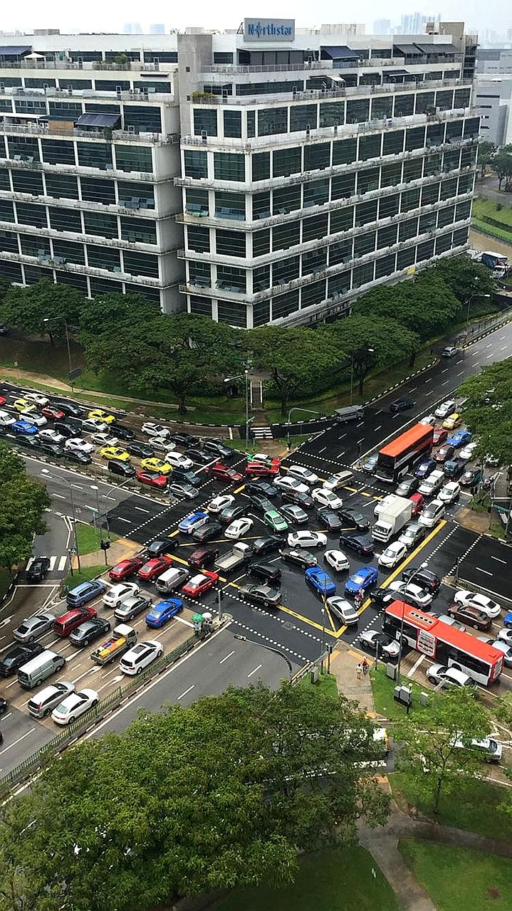 The traffic lights at the junction of Yio Chu Kang Road and Ang Mo Kio Avenue 5 stopped working yesterday, causing a traffic jam. The Straits Times understands that a "technical issue" had occurred with the traffic lights.