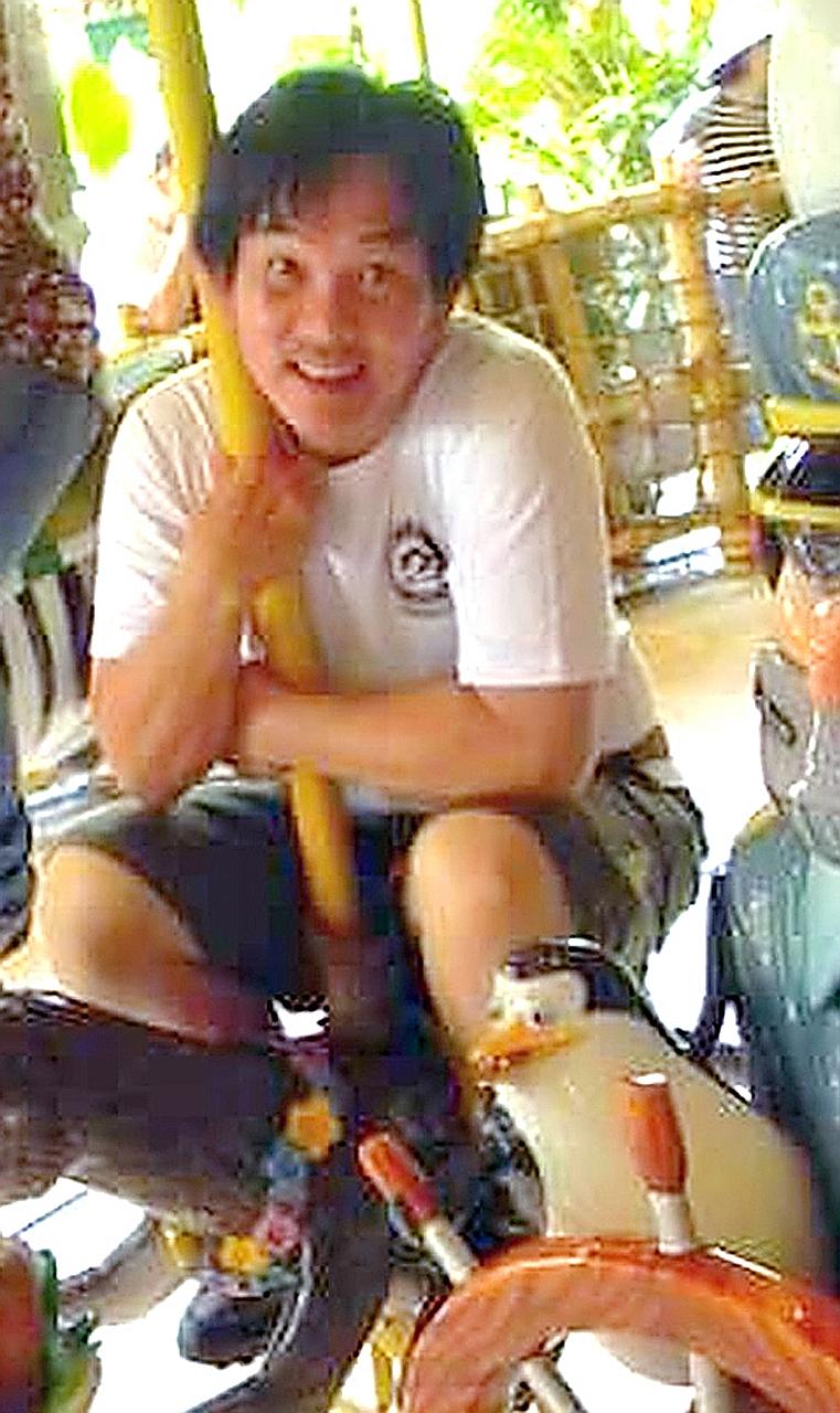 Mr Ong died in the freak accident just days before he was to celebrate his 60th birthday with his family. His neck and right hand were wedged between the taxi body and door.