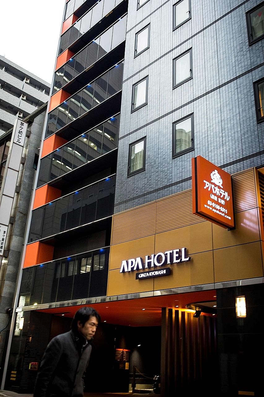 The China National Tourism Administration has called on Chinese tourists to Japan to "avoid spending money" at APA hotels.