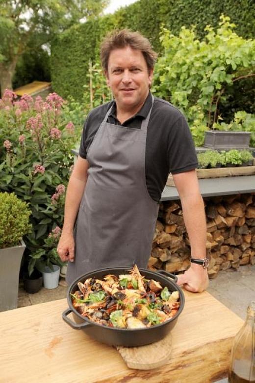 Celebrity Chef James Martin Thinks Singapore's Chilli Crab Is One Of ...