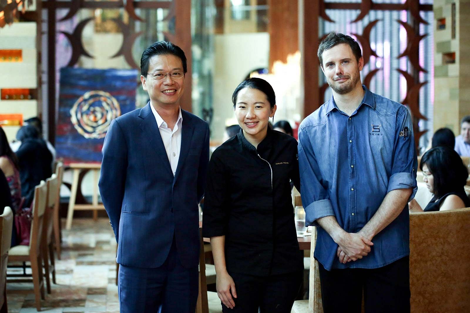 Janice Wong with Mr Cheng Heng Chew, Singapore Country Manager of American Express (left) and chef Chris Hibbert of Skirt (right). PHOTO: AMERICAN EXPRESS
