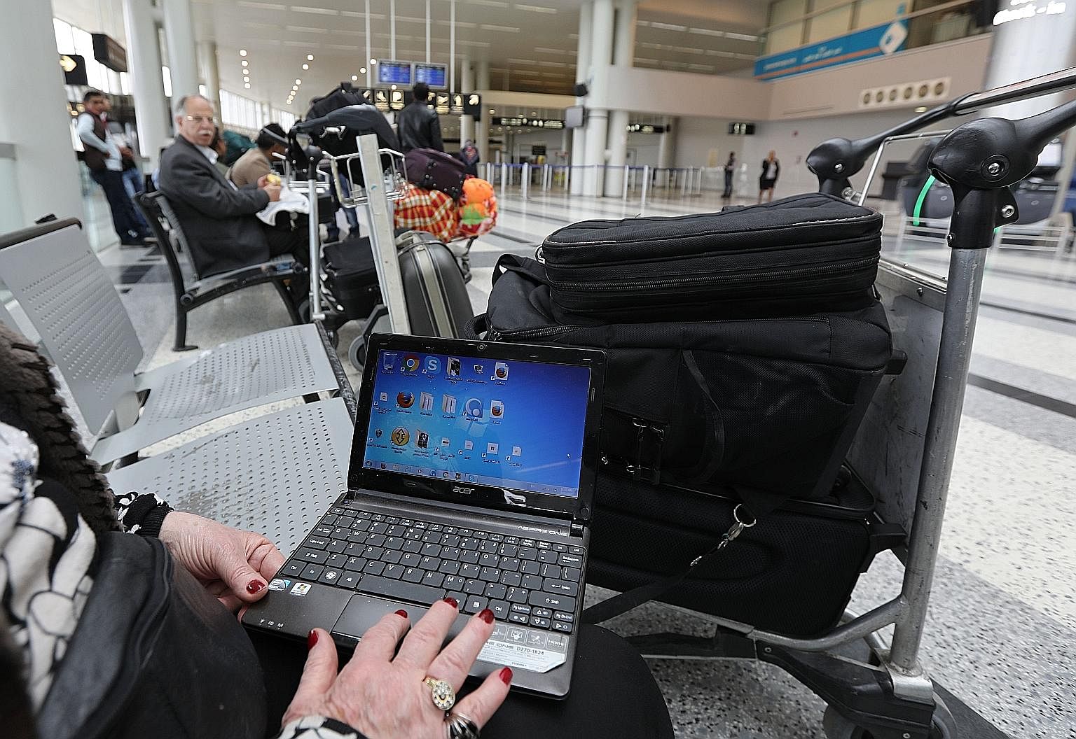 Last week, the US and Britain said they will stop travellers from taking into aircraft cabins large electronic devices such as bigger cameras, tablets and laptops, if they board from some countries in the Middle East and North Africa.