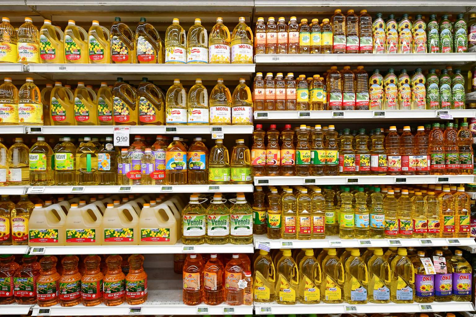 askST Is palm oil unhealthy compared to other oils and should one avoid consuming it? The