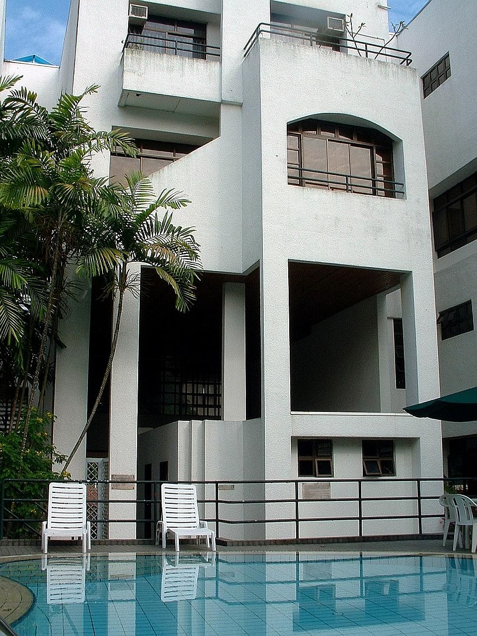 Casa Contendere, near Newton MRT, is a four-storey block with 11 maisonette units.