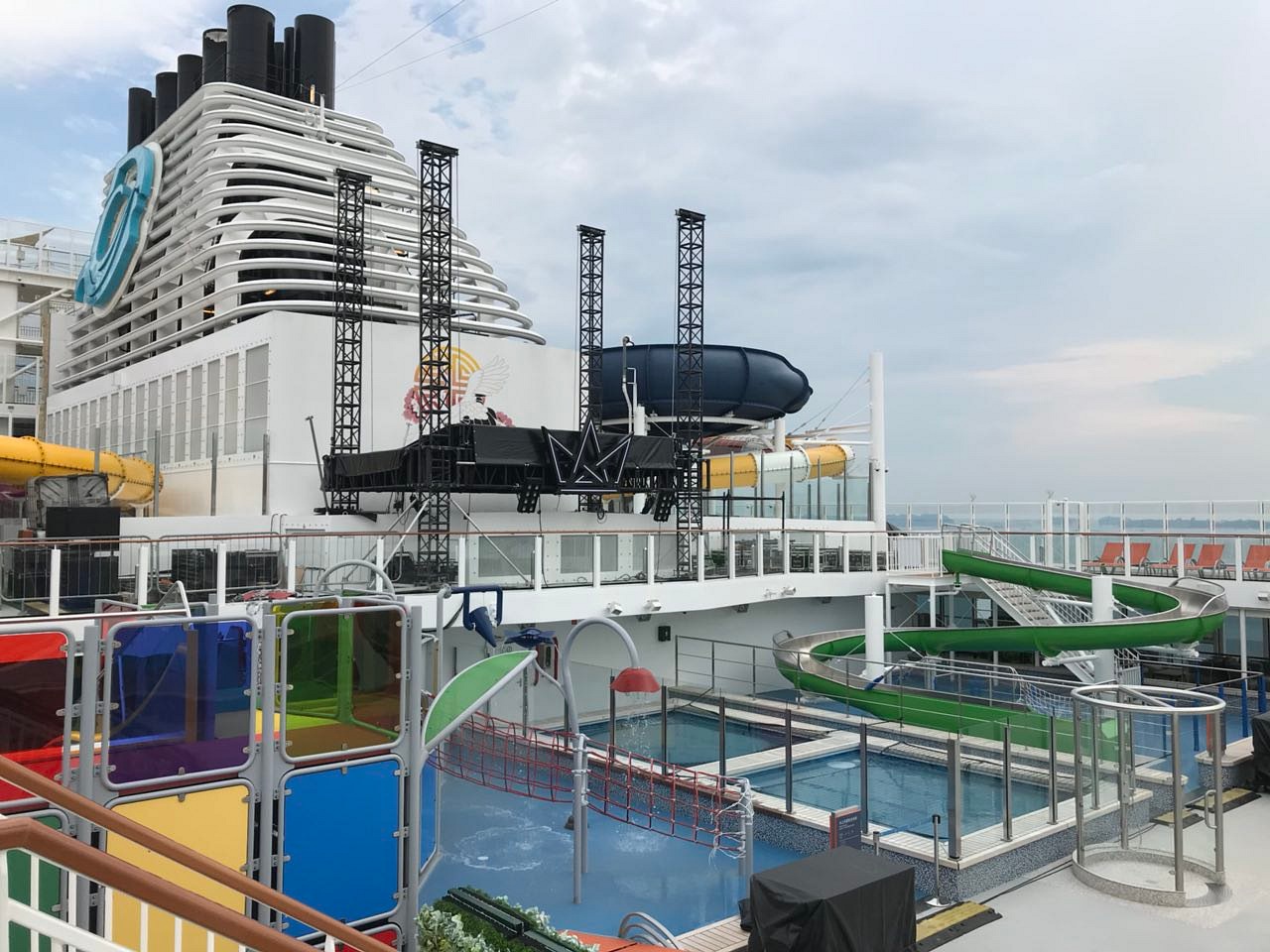 genting dream cruise port in singapore