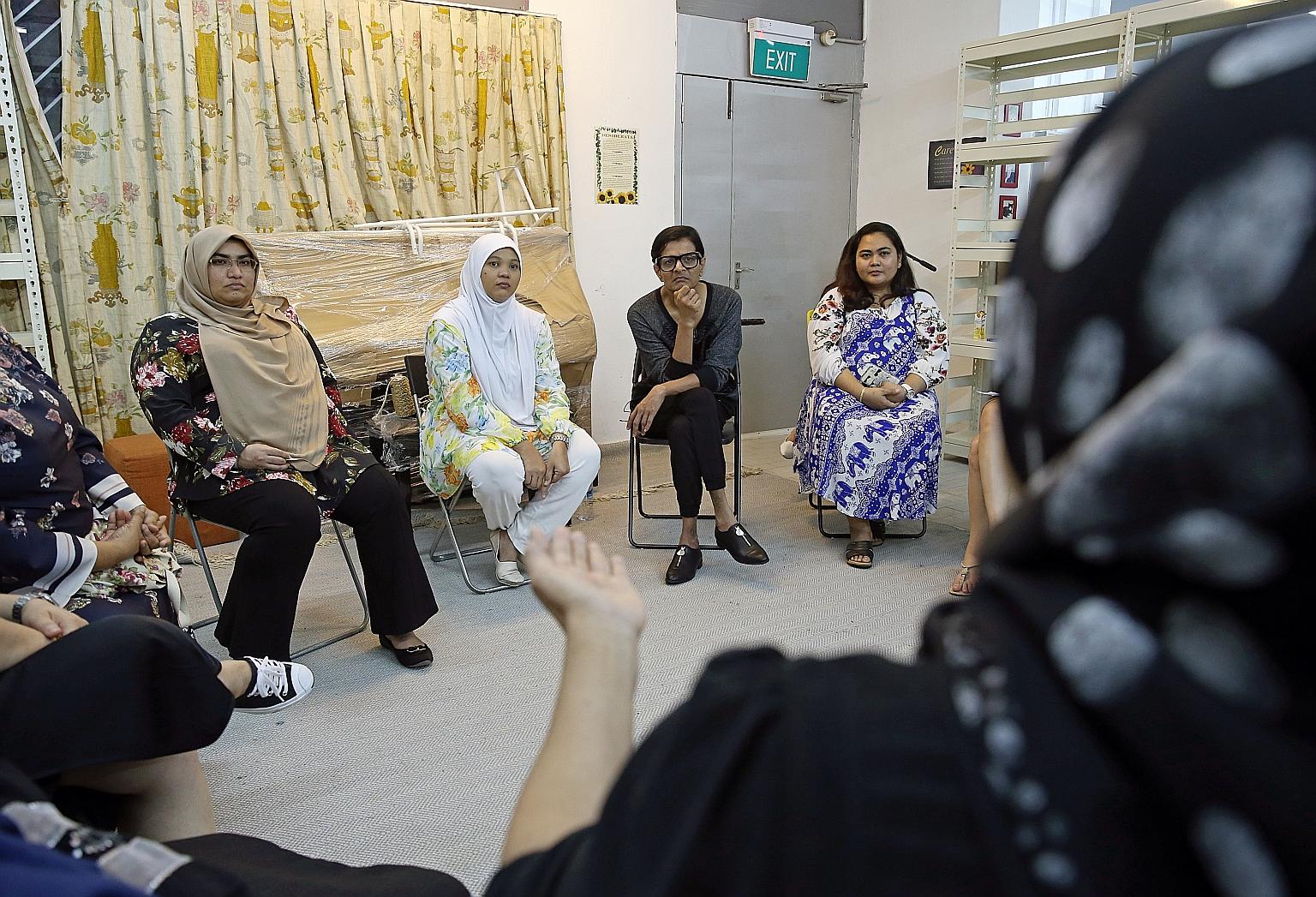 Comedian Kumar in a discussion with mothers on their struggles with poverty. He will use the insights from the session for his upcoming show to focus on issues that the underprivileged face.