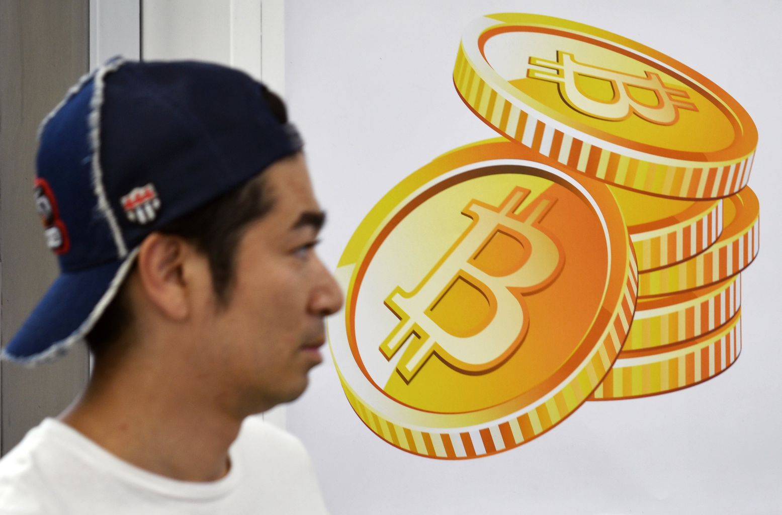 Facebook to ban cryptocurrency-related ads | The Straits Times