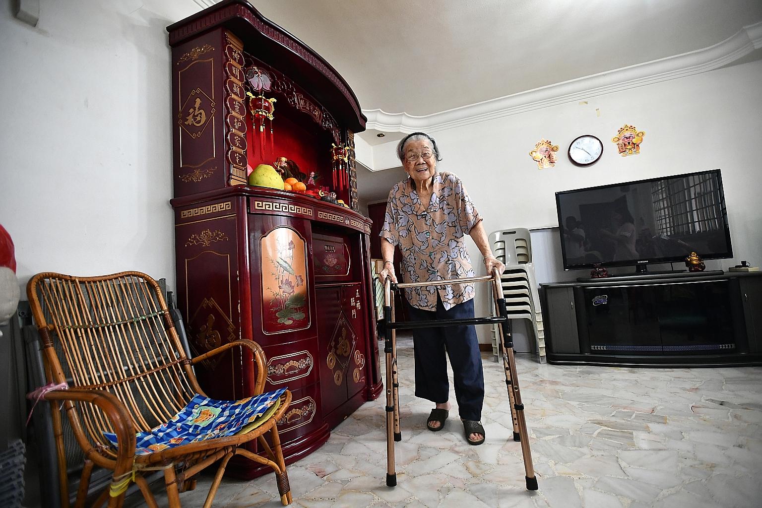 Madam Lim Geok Heong, 102, remembers the voyage that brought her to Singapore in the 1920s as a child.