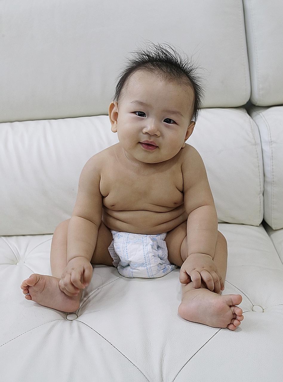 Isaiah Ng weighed 3.6kg when he was born. Now, at 71/2 months, he weighs 9.7kg. The average birth weight of Singaporean Chinese babies at 40 weeks is about 3.2kg. Paediatricians say higher birth weight is associated with greater body mass index in ch