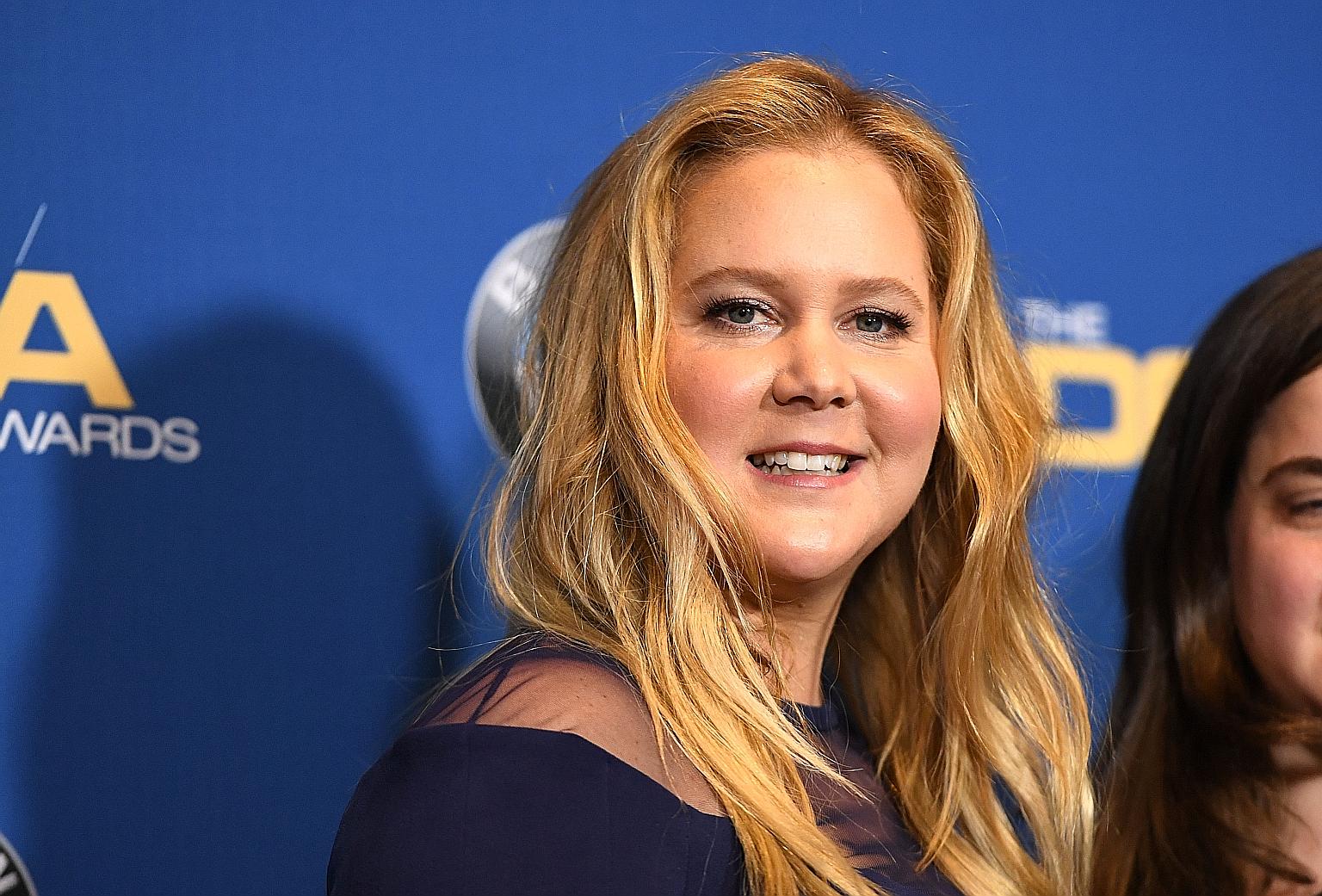 Amy Schumer stars as the average-looking New Yorker Renee Bennett who undergoes a transformation - in her head - and sees herself as gorgeous and competent, even though nothing has changed physically.