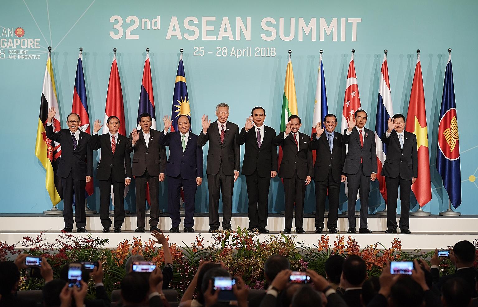 Asean leaders at the summit yesterday - (from left) Malaysian Deputy Prime Minister Musa Hitam, Myanmar President U Win Myint, Philippine President Rodrigo Duterte, Vietnamese Prime Minister Nguyen Xuan Phuc, Singapore Prime Minister Lee Hsien Loong,
