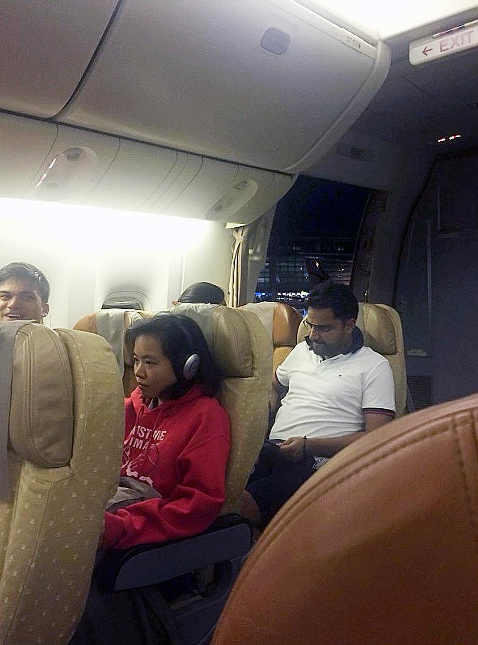 The SIA flight to Melbourne, due to leave at 7.45pm yesterday, left at 9.30pm after a replacement jet was deployed. No injuries were reported.