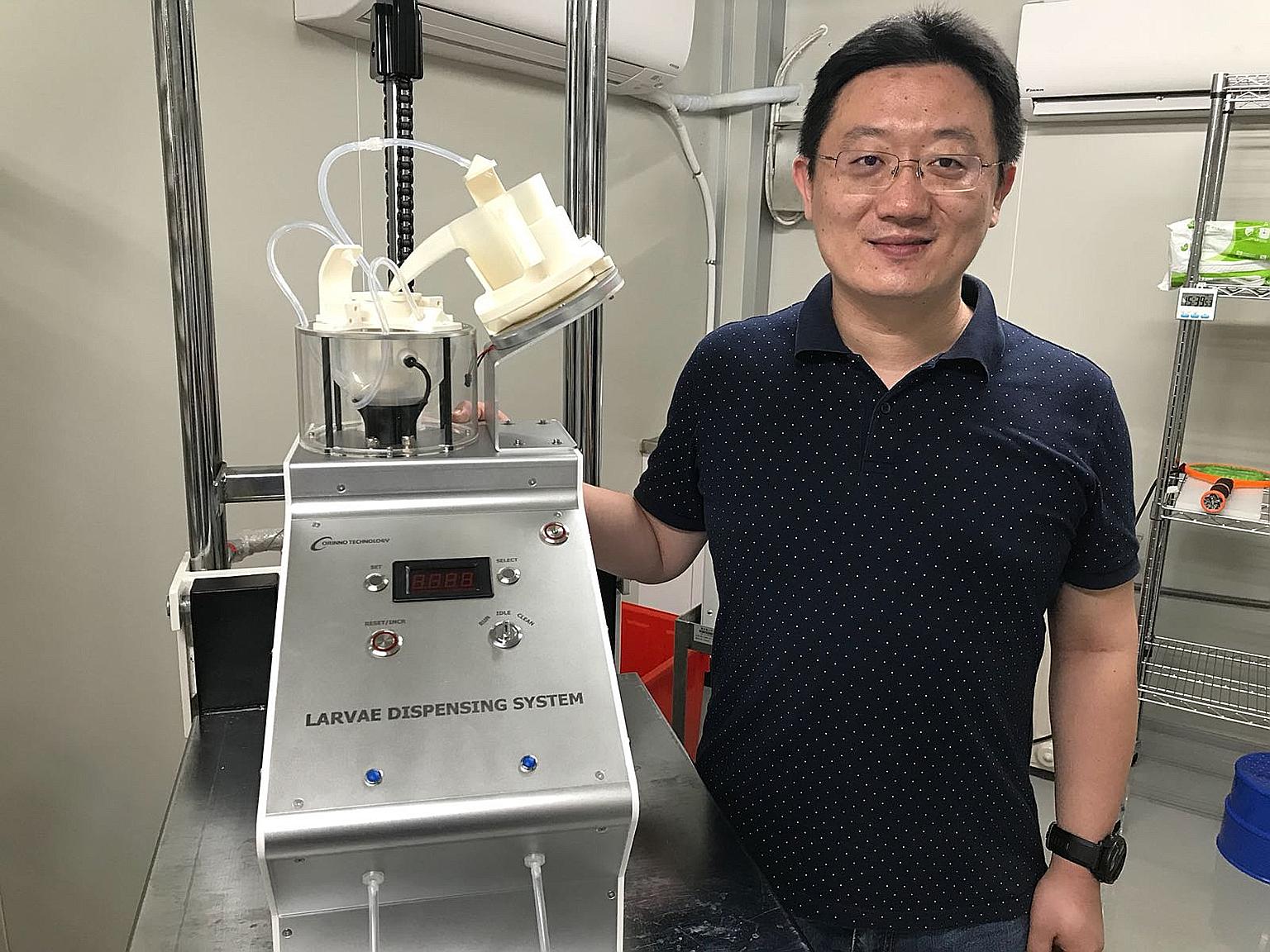 Orinno Technology co-founder David Du with the larvae counter.