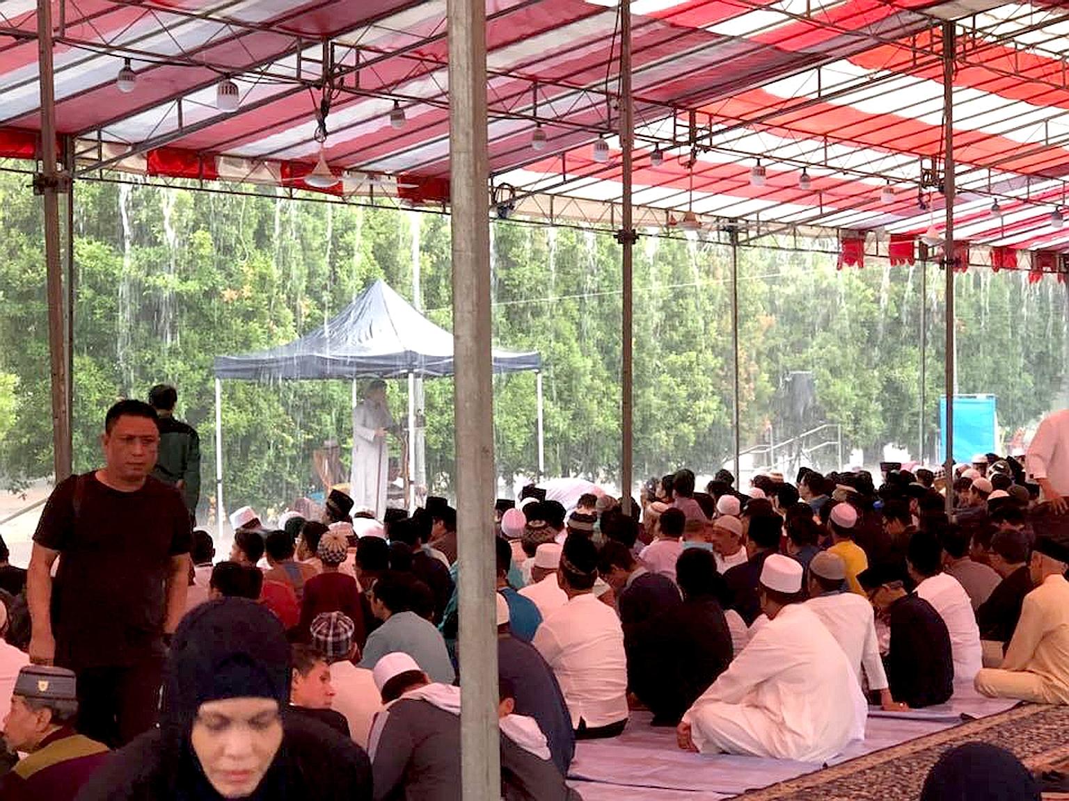 Around 1,000 Muslim congregants in Bukit Batok were able to enjoy a sheltered space to carry out their prayers on Hari Raya Haji.