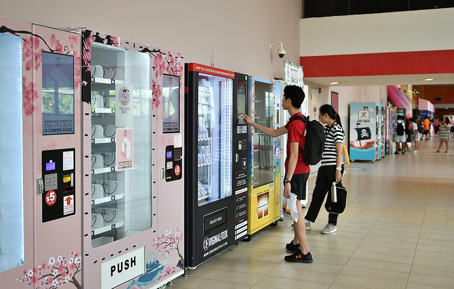 Experts say the lure of a jackpot prize is what separates the mystery prize machines from products like trading cards.