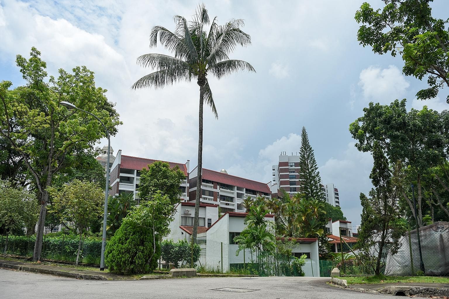 The 236-unit Faber Garden condo, whose $1.18 billion collective sale tender closed without a sale in late May, sits on a 544,738 sq ft site off Upper Thomson Road. ST understands that Faber Garden's collective sale committee is evaluating its options