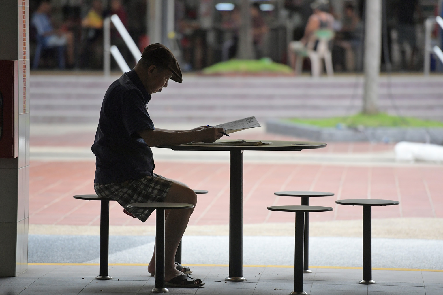 Professional journalism standards include ensuring fairness, accuracy and intellectual integrity, and should apply to all media platforms, said the committee.