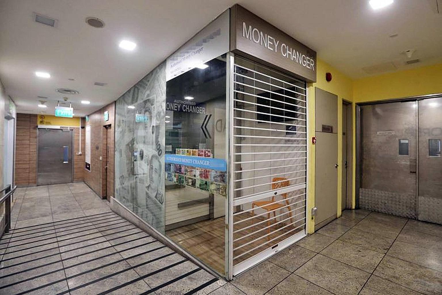The incident occurred outside a money changer at The Central mall last Saturday. The suspect had threatened the victim with a utility knife before he fled empty-handed.