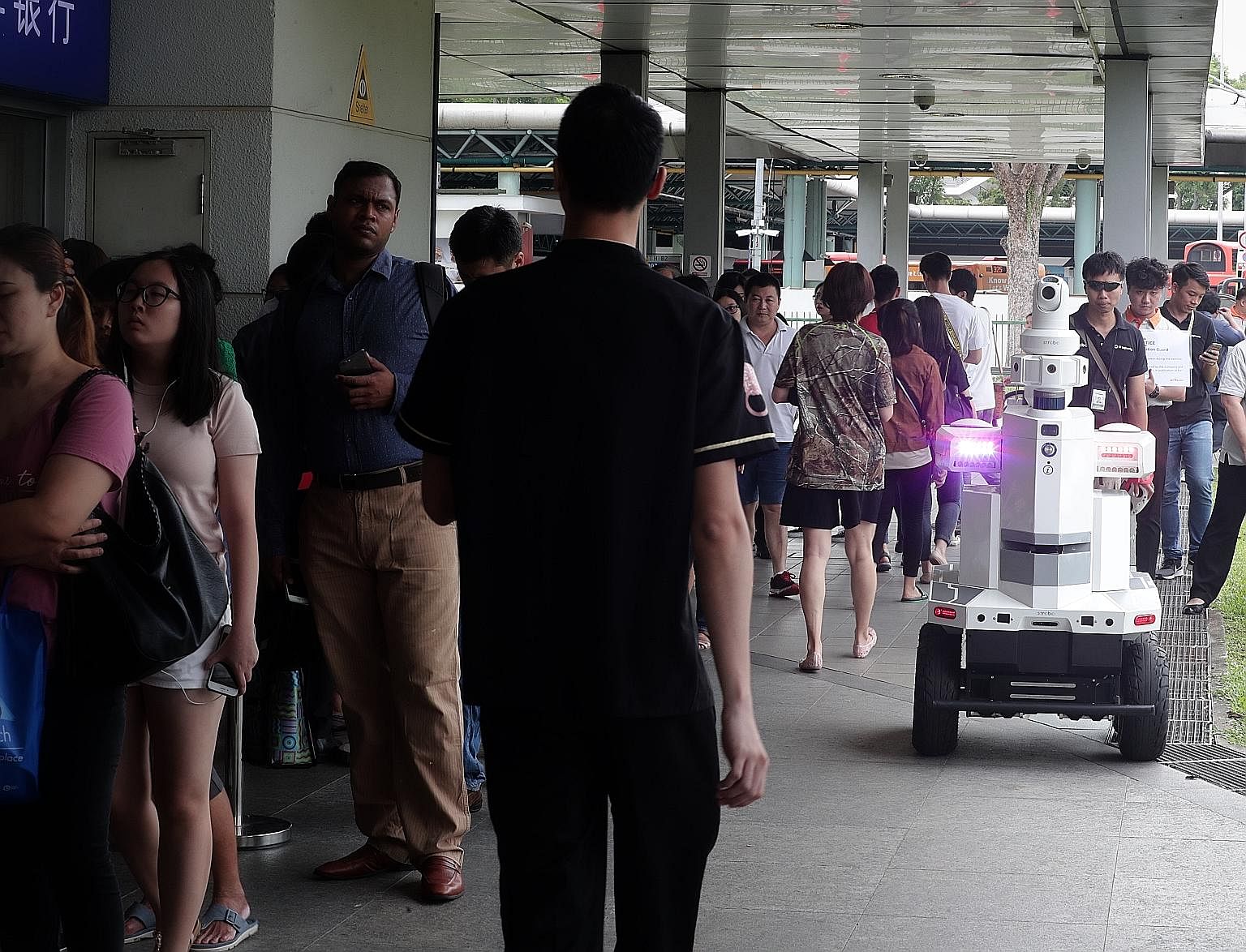 An autonomous robot kept an eye on Hougang MRT station yesterday as part of Exercise Station Guard, an emergency preparedness exercise by the Land Transport Authority (LTA). The 1.6m-tall robot, developed by ST Engineering, was being tested for its n