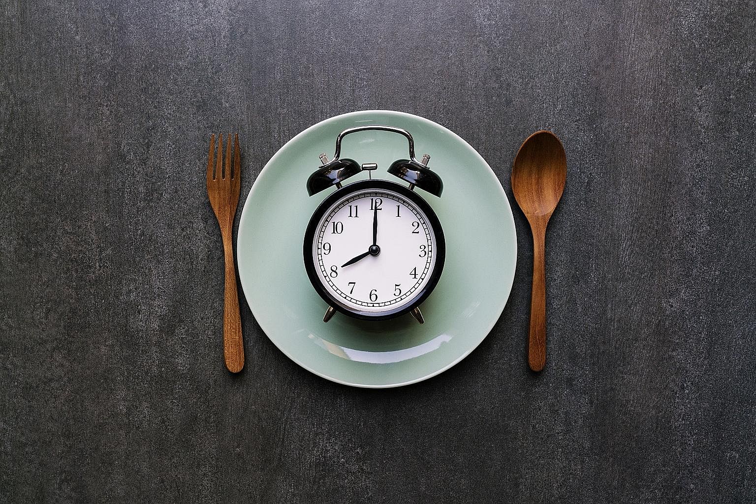 The intermittent fasting regimen involves fasting for certain hours of the day, or for entire days, consecutively or not.