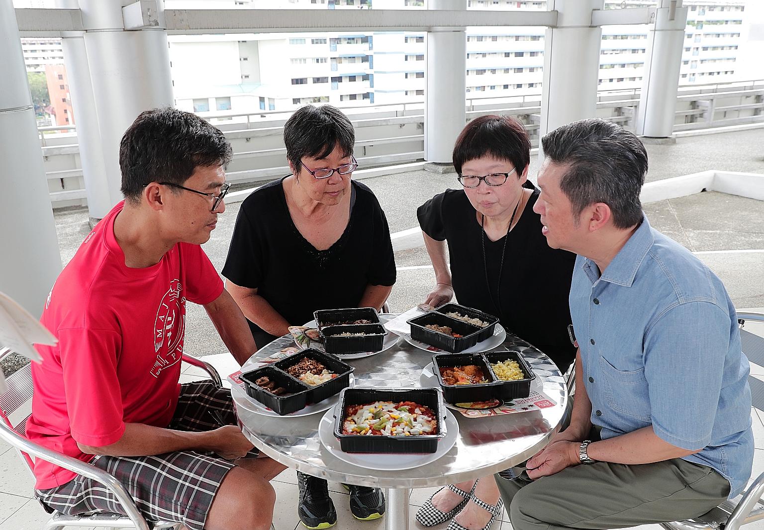 A panel of judges comprising (from far left) Diabetes Singapore volunteers, Mr Vincent Koh and Ms Diana Lim, as well as Straits Times food editor Tan Hsueh Yun and ST food critic Wong Ah Yoke, scored the dishes based on their texture, taste and appea