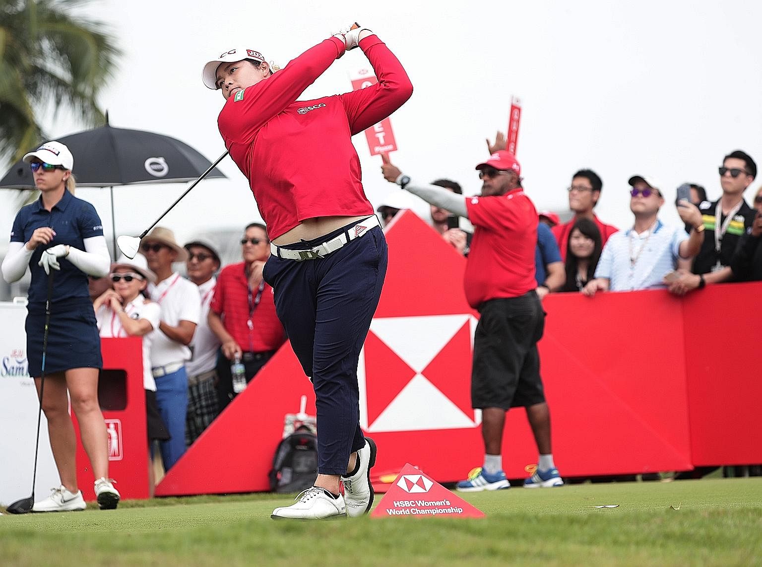 Thailand's Ariya Jutanugarn carded a six-under 66 yesterday to take a one-shot lead at the Sentosa Golf Club's New Tanjong Course. The world No. 1 had won nine of her 11 pro titles as the third-round leader.
