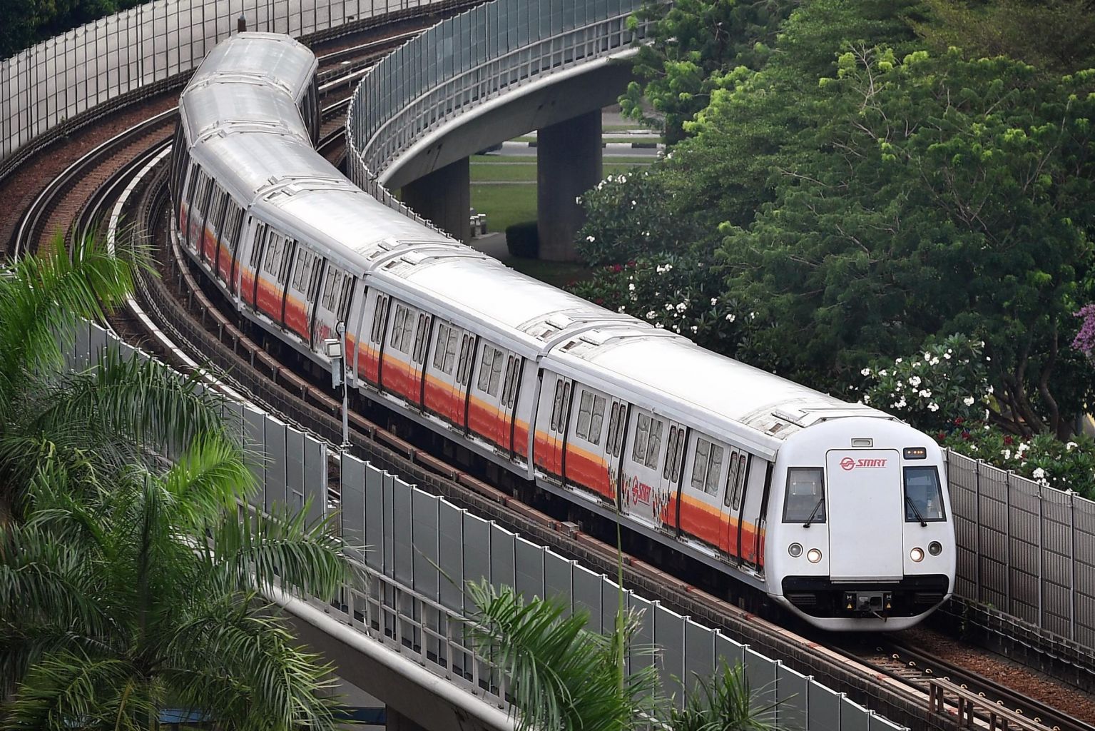 Longer train wait times and early closures at selected NSL and EWL ...