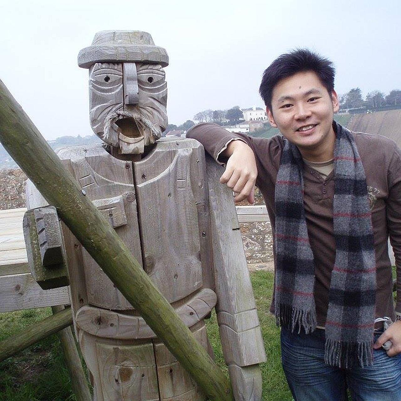 Mr Yeo Boon Han, an accountant, was doing his second dive last Saturday when he signalled to his dive buddy that he wanted to ascend to the surface when they were at a depth of 25m. Upon reaching the surface with his dive buddy, he was said to be unr