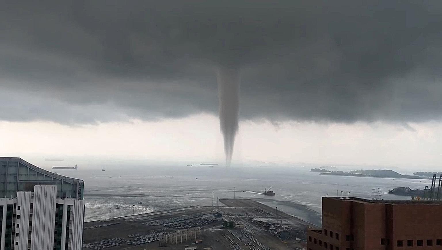 A large waterspout was spotted off Singapore's shores yesterday morning, near the Tanjong Pagar Terminal. The weather phenomenon was captured by eyewitnesses in the area, who posted photos and videos of it on social media. Mr Justin Lim, 31, an econo