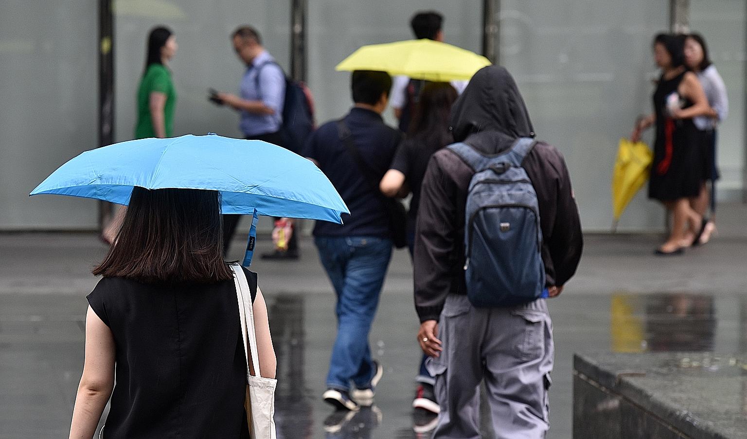 Light rain in the early afternoon of May 7, when the highest daily maximum temperature - 35 deg C - of the first two weeks of the month was recorded in Clementi.