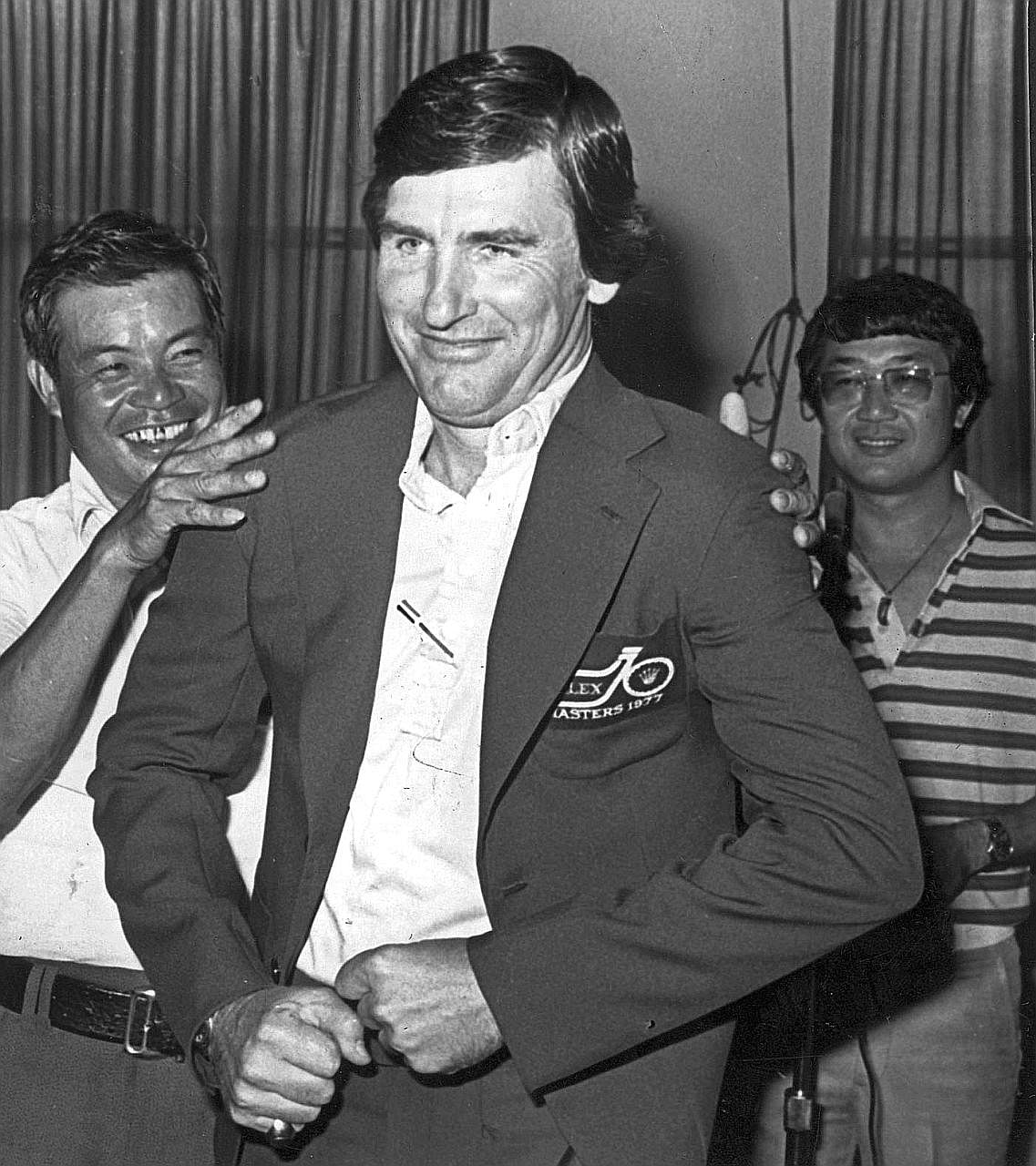 Alan Murray putting on the Green Jacket in 1973 after winning the first of his three Rolex Masters Singapore titles. He died of cancer in Perth on Friday, at age 78. He had more than 60 victories around the world in an illustrious playing career.
