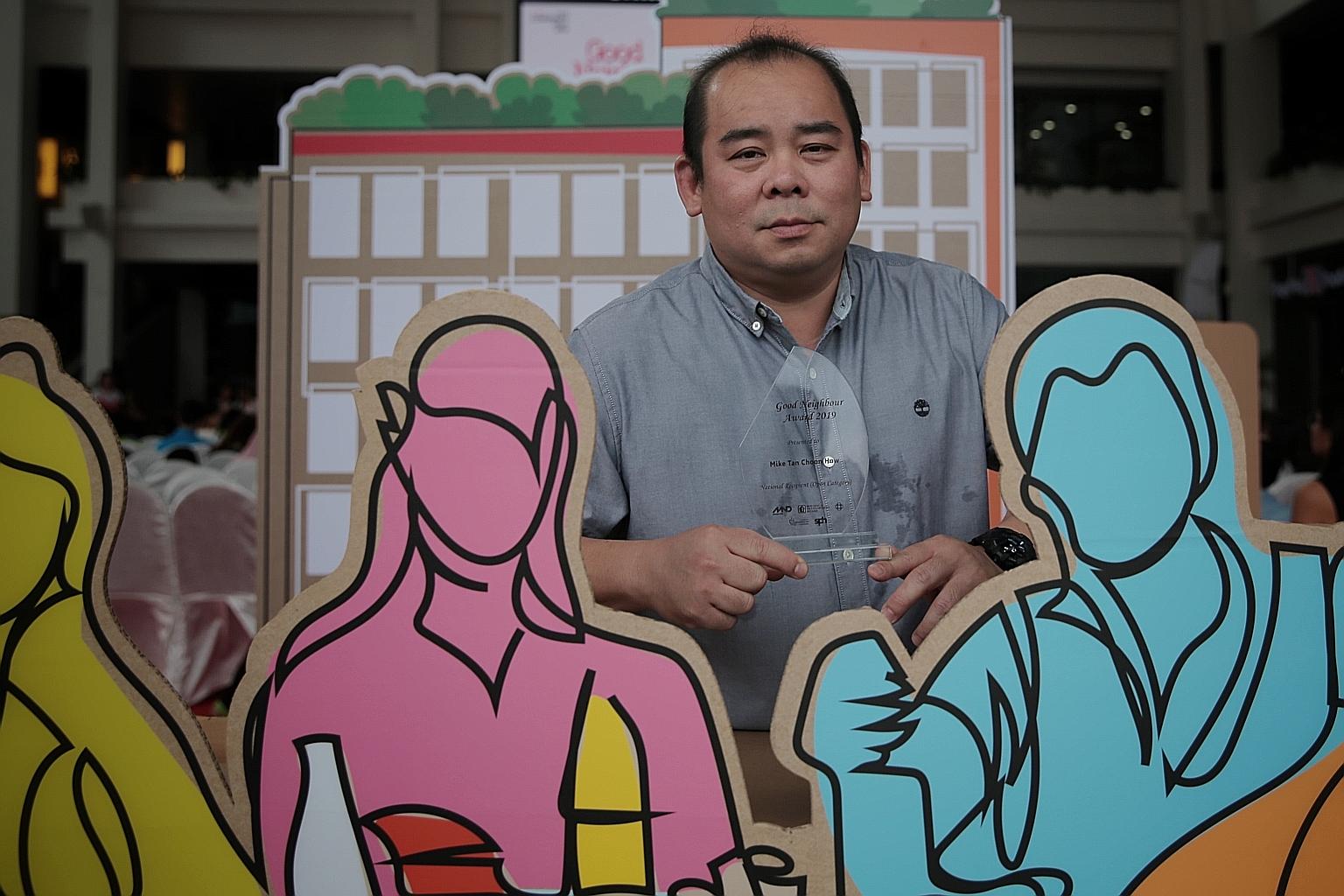Mr Mike Tan prepares meals for his neighbours, who would place orders from a "menu" that he posts on a Facebook and WhatsApp group.