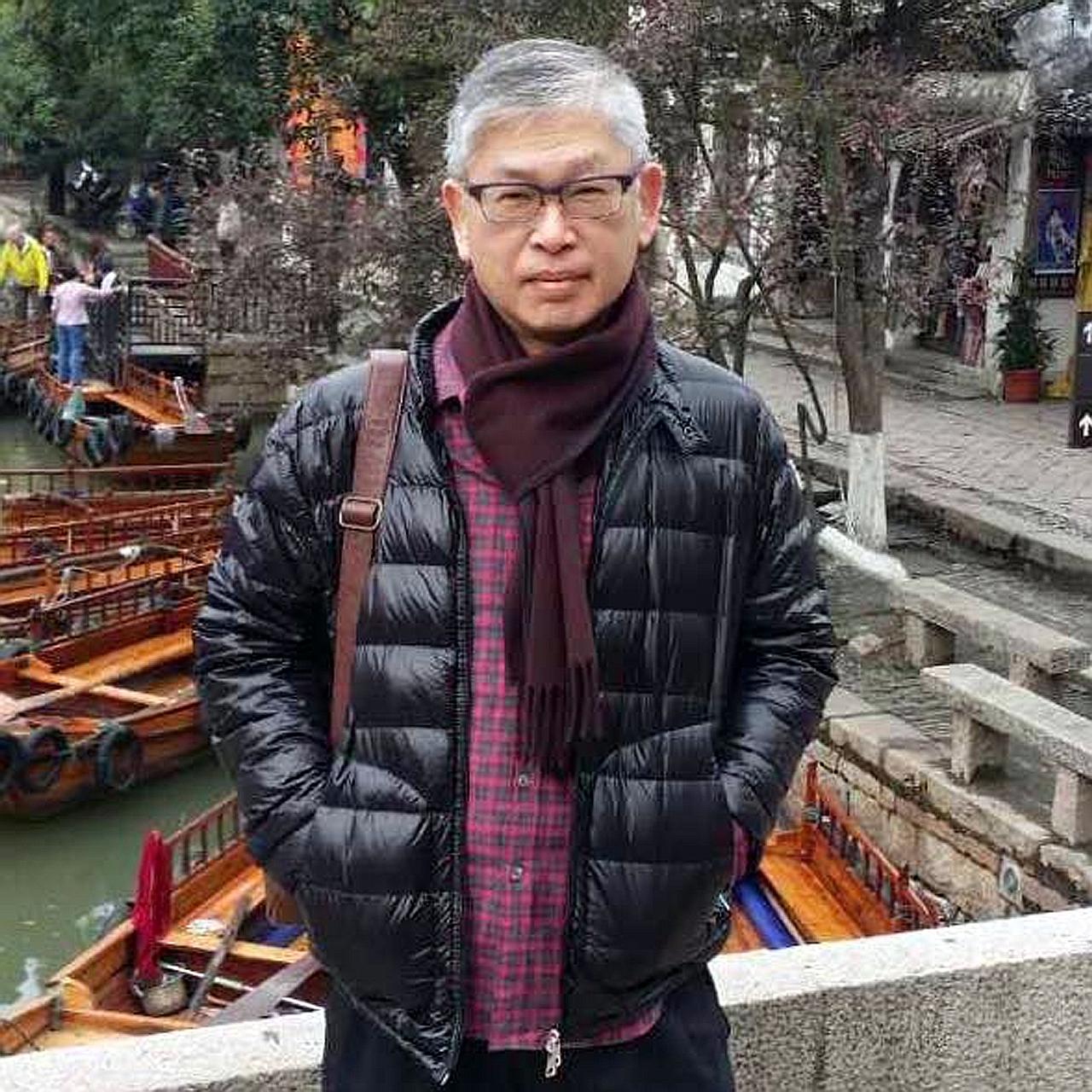 Mr Tjong Yik Min, who was director of the Internal Security Department from 1986 to 1993, retired from public service in 1995 and served as group president and director of Singapore Press Holdings.