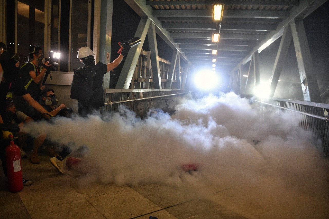 Hong Kong protests: Clashes break out between activists and police at Yuen  Long MTR station | The Straits Times