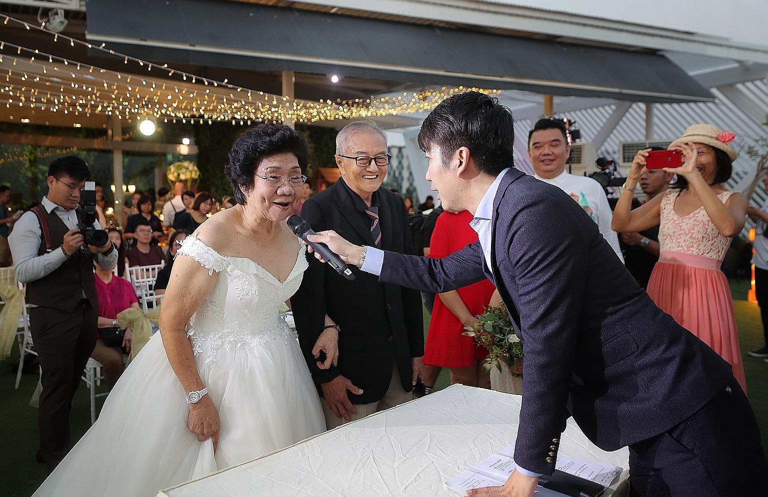 For Mr Ong Soh Lim, 80, and Madam Teo Soh Bee, 74, it was a truly special moment as they exchanged vows once again to celebrate their 54th wedding anniversary at Sky Garden Sentosa. Their children and grandchildren helped plan the walk down the aisle