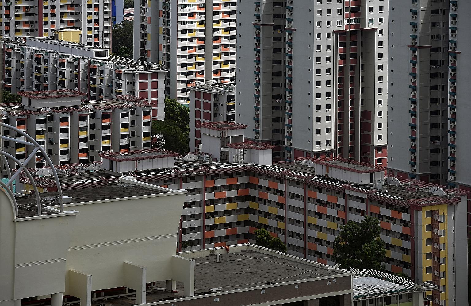 Mr Ng Cheng Hock said he had agreed to be a co-owner of the flat in 1997 to help Madam Tan Chor Hong. The court found that he was bound by the contractual documents he signed that stated he held only a 5 per cent share.