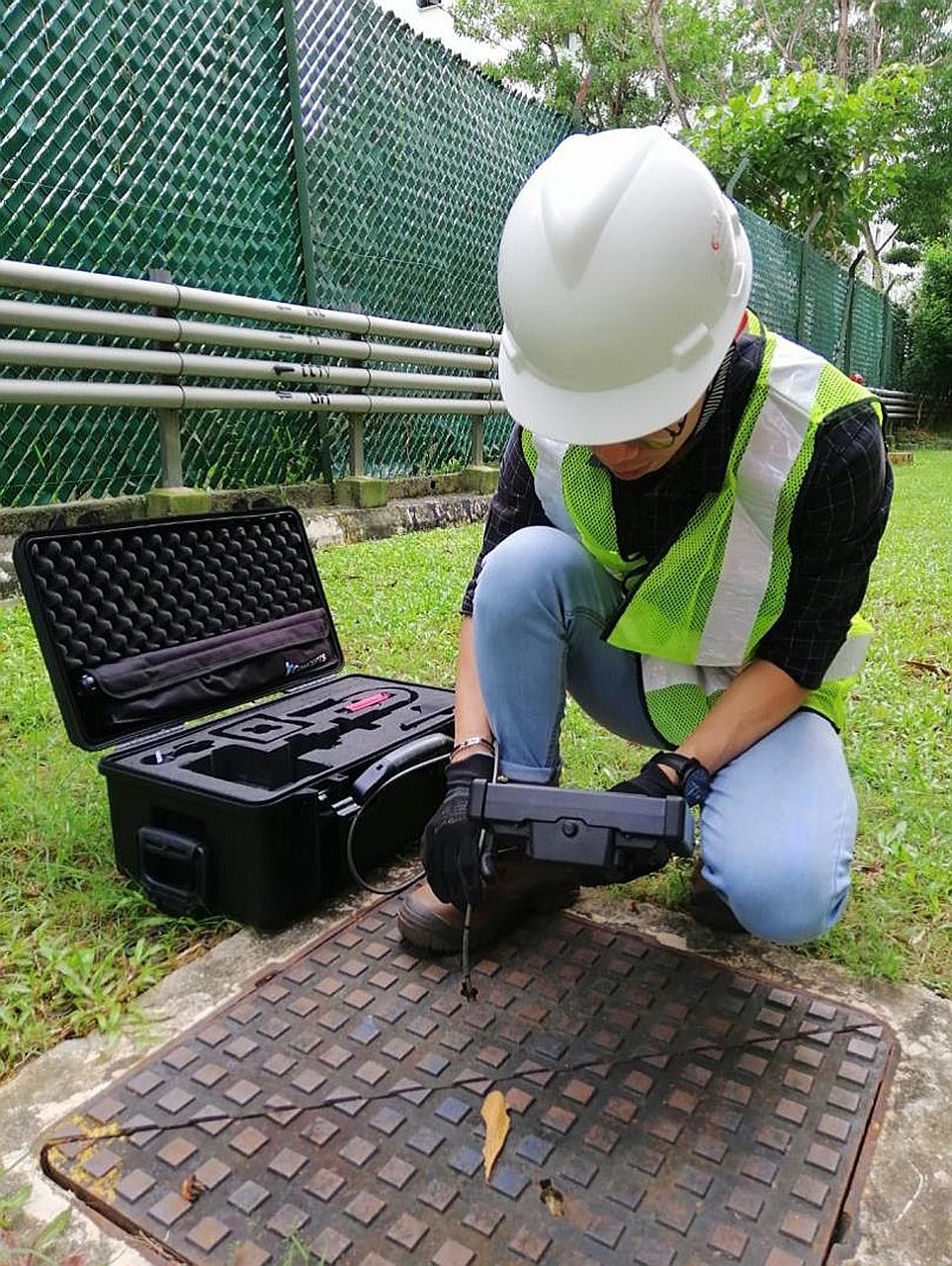 PUB officers can use borescopes to inspect manholes and check that the sewers are free-flowing and in satisfactory physical condition, without the need to open the manhole covers or enter the confined spaces. This reduces the risks to the officers an