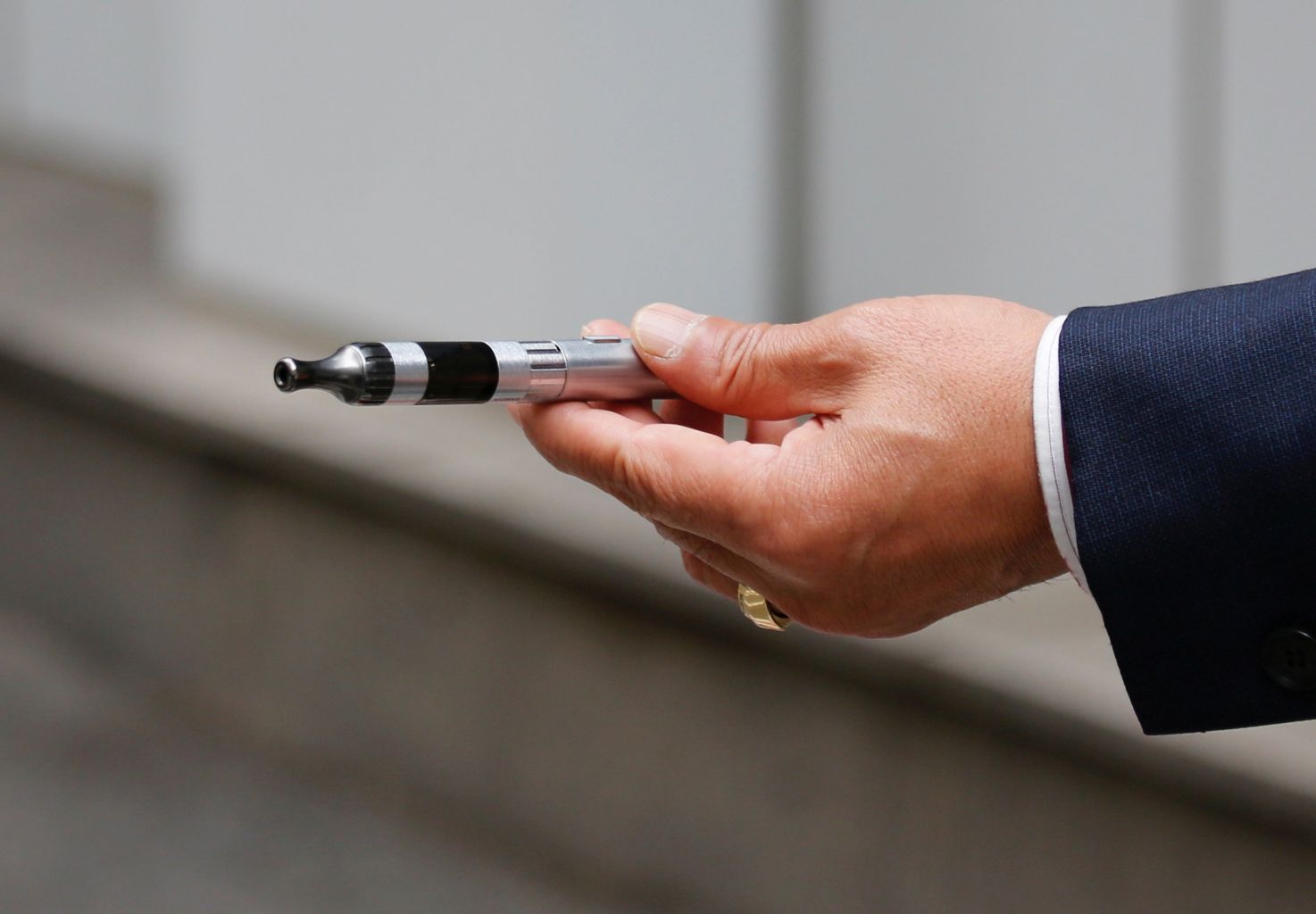elfbar nachfüll pod läuft aus Vapetasia E-Juice