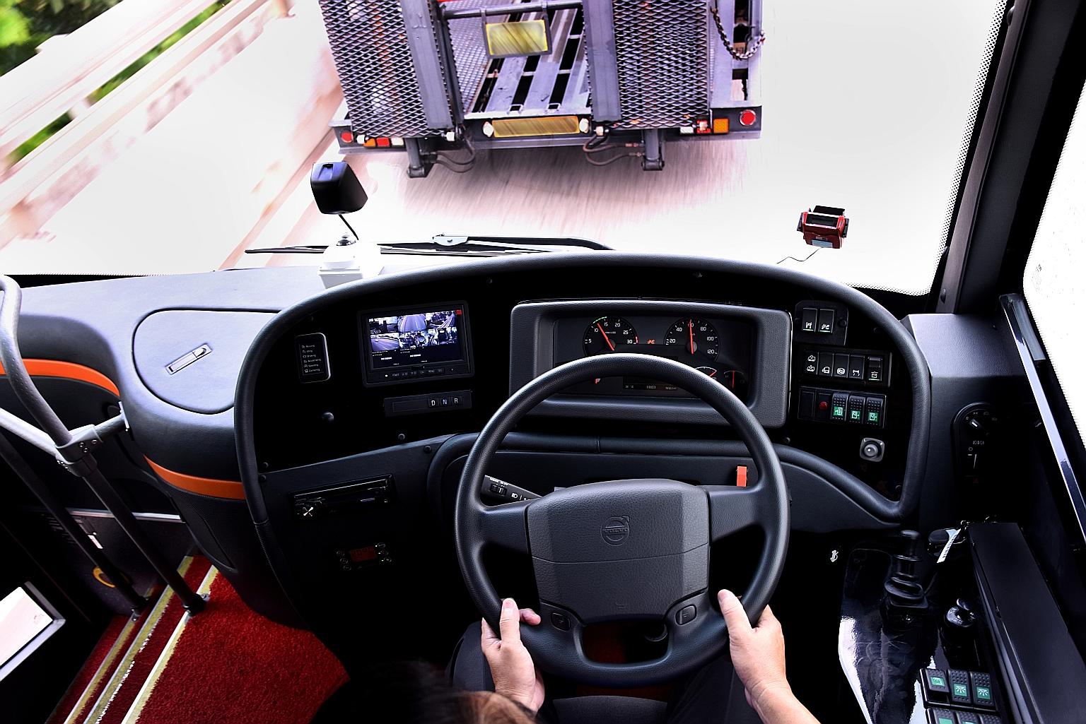 When the system detects a potential collision, it alerts the driver. If the driver does not respond, the system initiates soft braking before applying full braking power to bring the bus to a complete stop.
