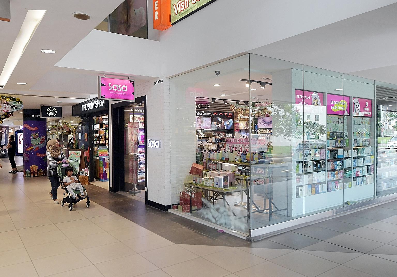 Sasa's store at Junction 8 in Bishan. The Hong Kong cosmetics retailer had announced on Monday that it would shut down all 22 outlets in Singapore, a move that is likely to affect about 170 workers. ST PHOTO: ALPHONSUS CHERN