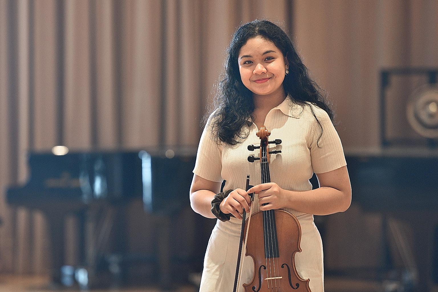 School of the Arts student Farrah Adystyaning Dewanti scored 41 points in the International Baccalaureate diploma exams.