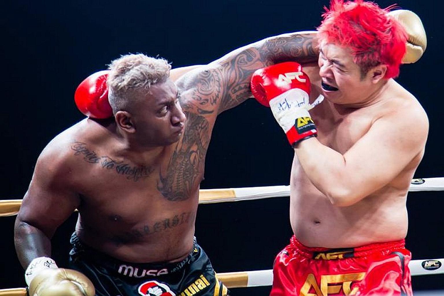 Bodybuilder Pradip Subramanian slugging it out with YouTube personality Steven Lim in 2017. He had to be helped out of the ring and was rushed to hospital but died. PHOTO: FACEBOOK/ASIA FIGHTING CHAMPIONSHIP