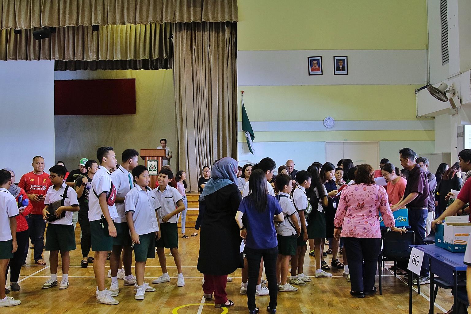 Education Minister Ong Ye Kung said that withholding a pupil's original PSLE results slip is a last resort if parents still accumulate arrears, even after steps such as getting them to apply for financial help have been taken. Every year, about 2 per