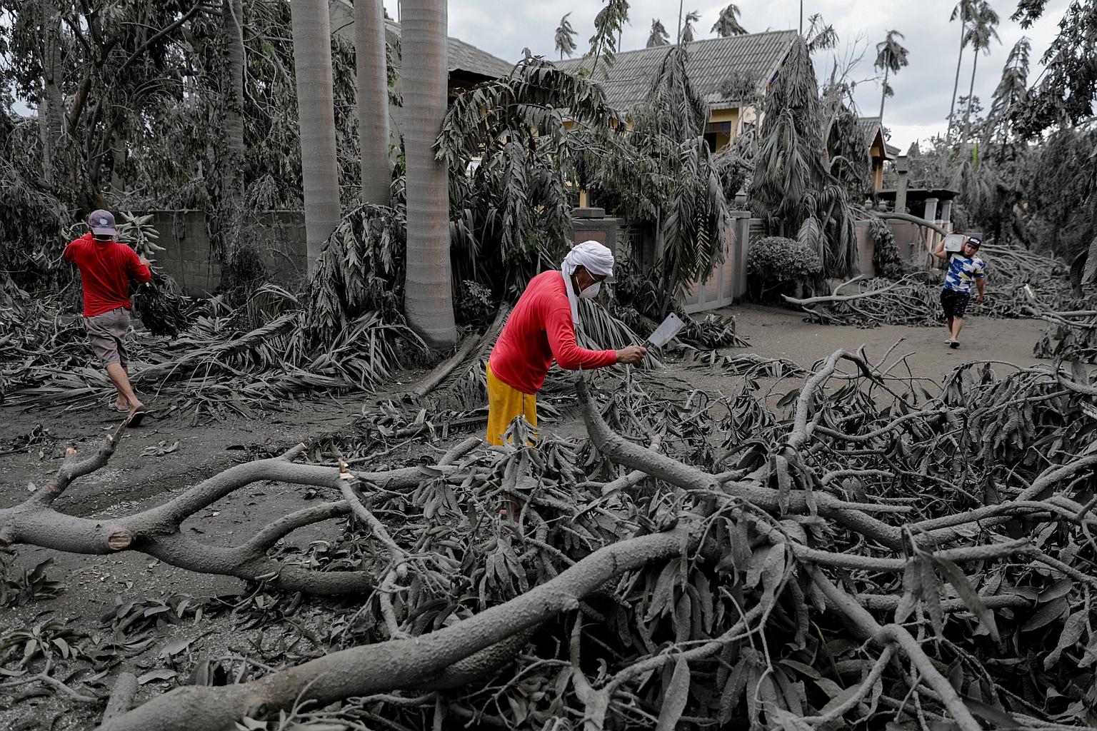 A resort in the Philippine city of Talisay blanketed by a thick layer of grey volcanic ash after the Taal volcano erupted on Sunday. PHOTO: REUTERS